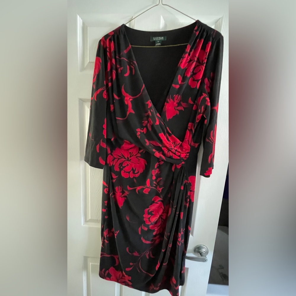 Incredibly flattering Ralph Lauren dress.